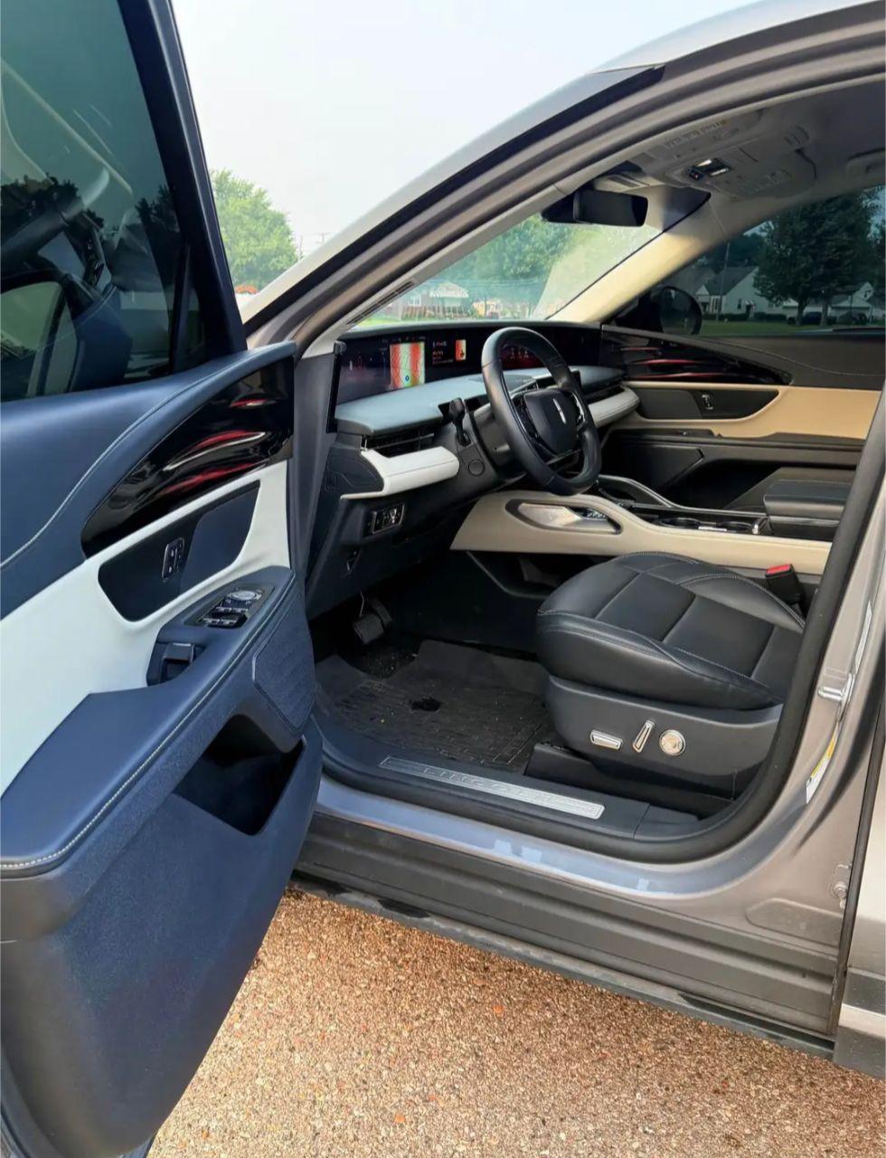 2024 Lincoln Nautilus Premiere Sport Utility 4D - Image 11
