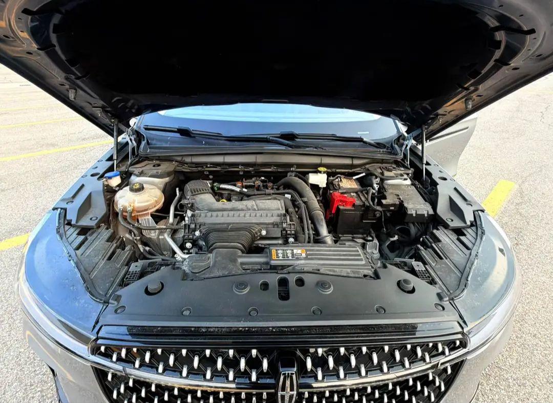 2024 Lincoln Nautilus Premiere Sport Utility 4D - Image 16