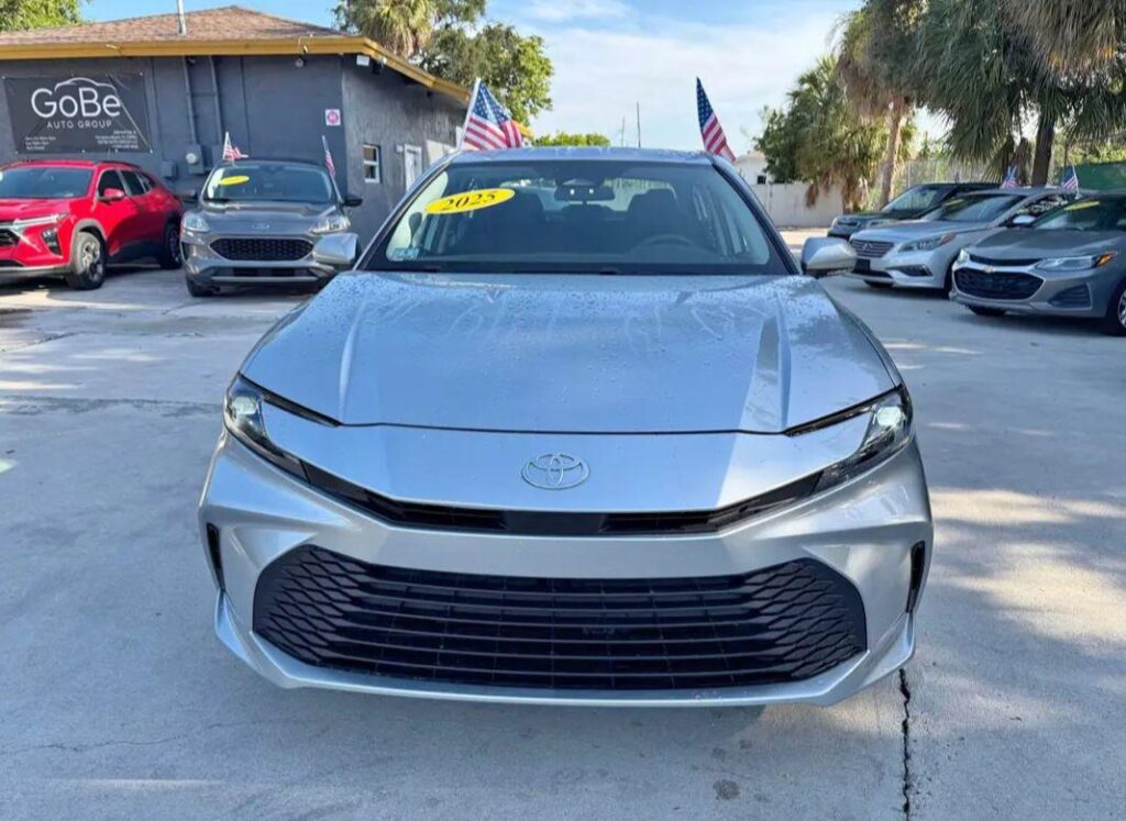 2025 Toyota Camry Hybrid LE Sedan 4D