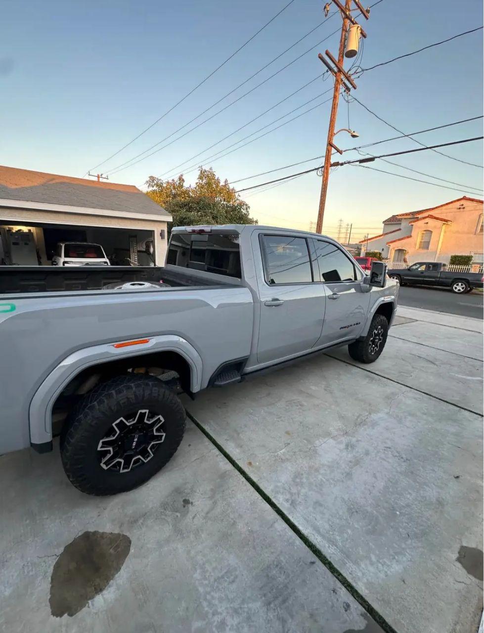 2024 GMC Sierra 2500 HD AT4X Crew Cab - Image 8
