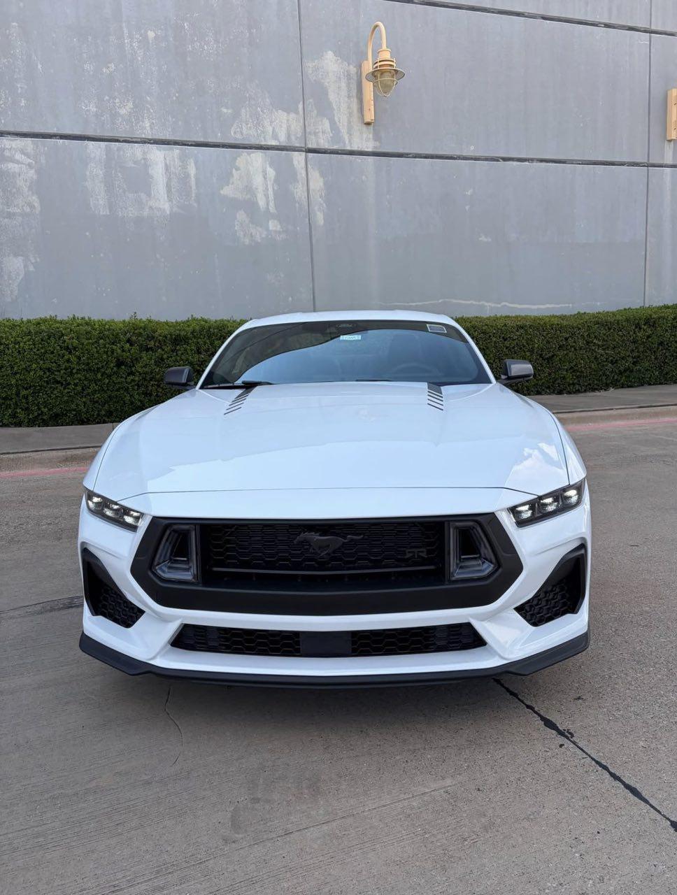 2026 FORD MUSTANG ECOBOOST PREMIUM - Image 2