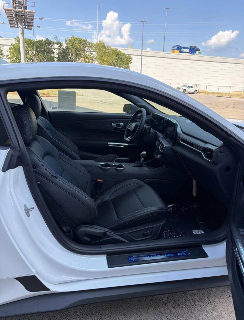 2026 FORD MUSTANG ECOBOOST PREMIUM - Image 18